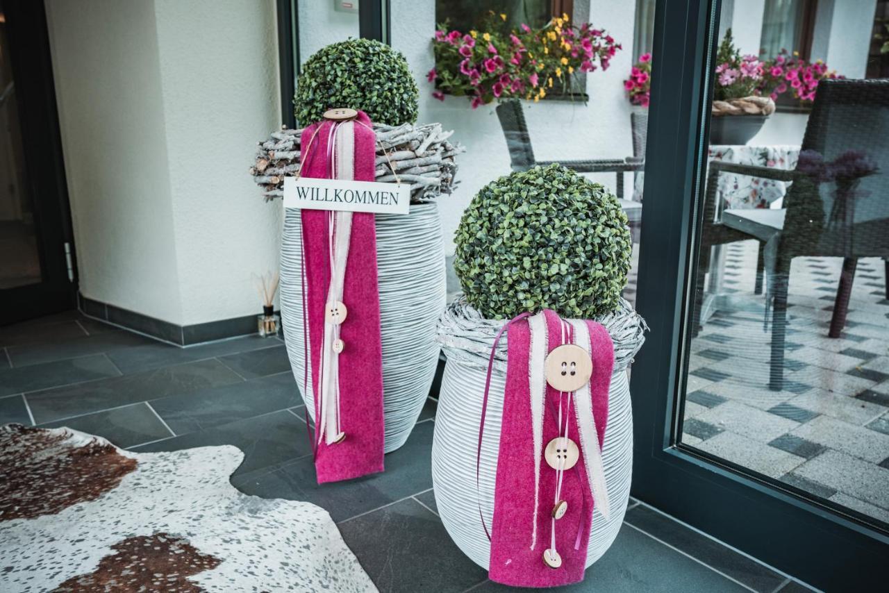 Hotel Garni Romantika Sankt Leonhard im Pitztal Dış mekan fotoğraf
