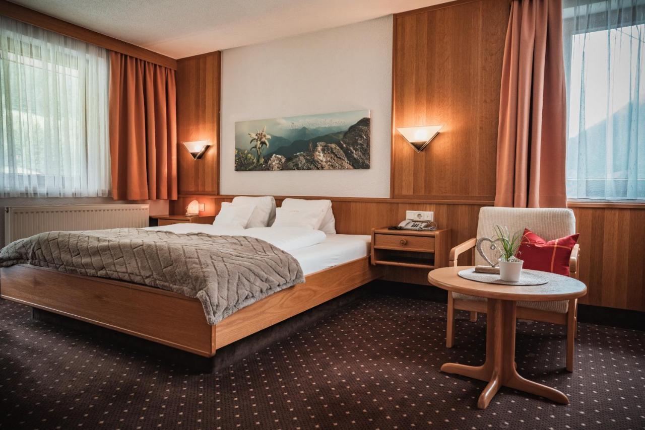 Hotel Garni Romantika Sankt Leonhard im Pitztal Dış mekan fotoğraf