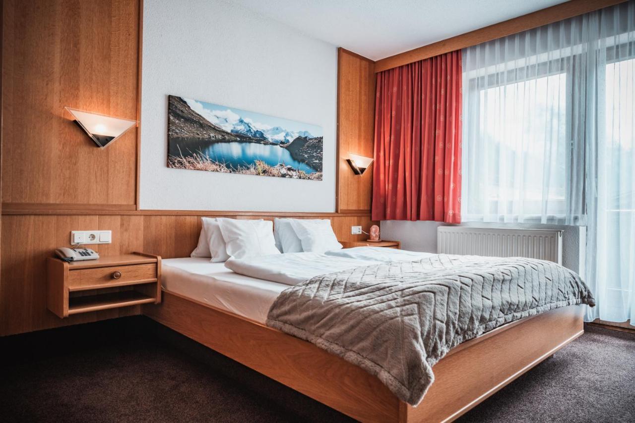 Hotel Garni Romantika Sankt Leonhard im Pitztal Dış mekan fotoğraf