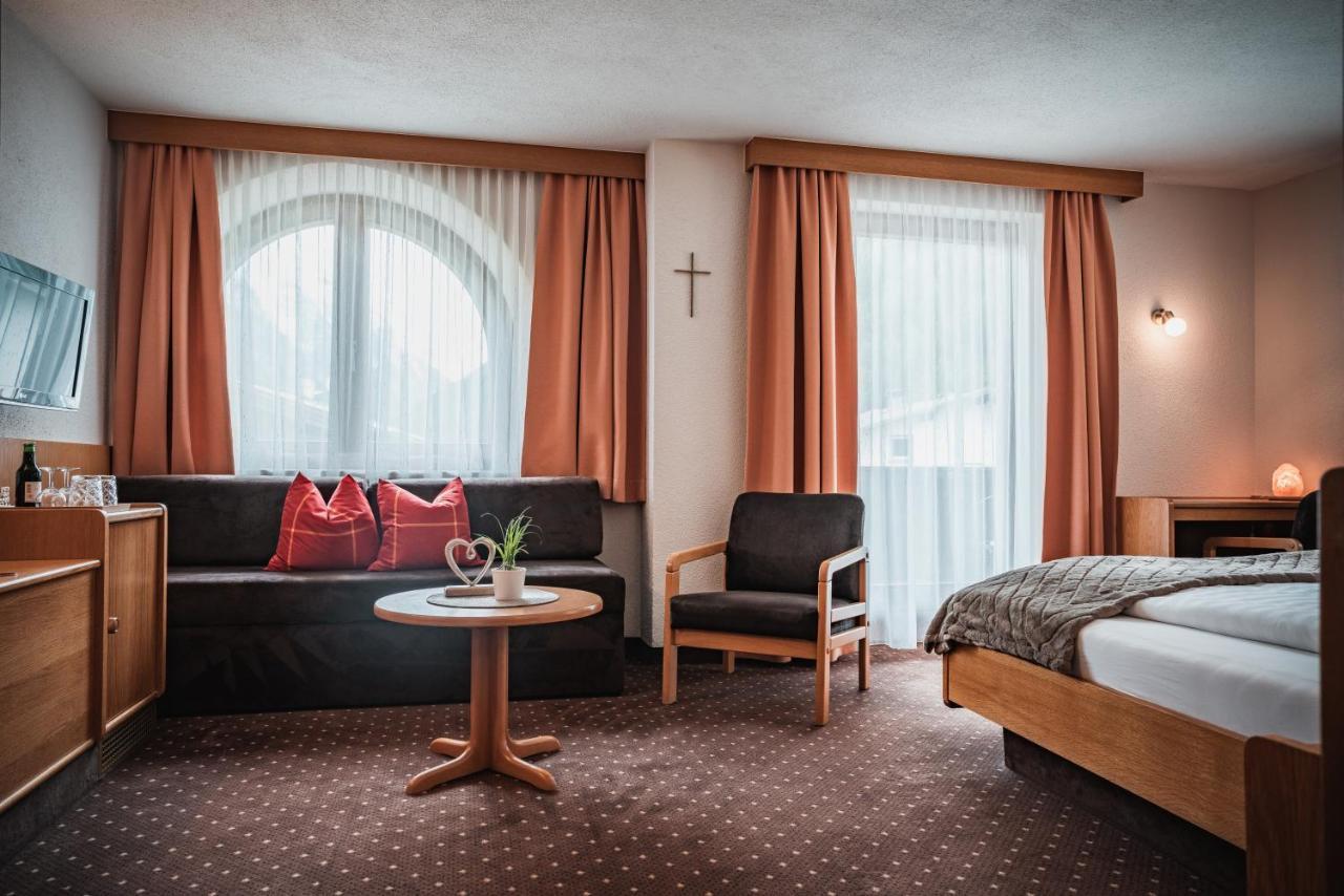 Hotel Garni Romantika Sankt Leonhard im Pitztal Dış mekan fotoğraf