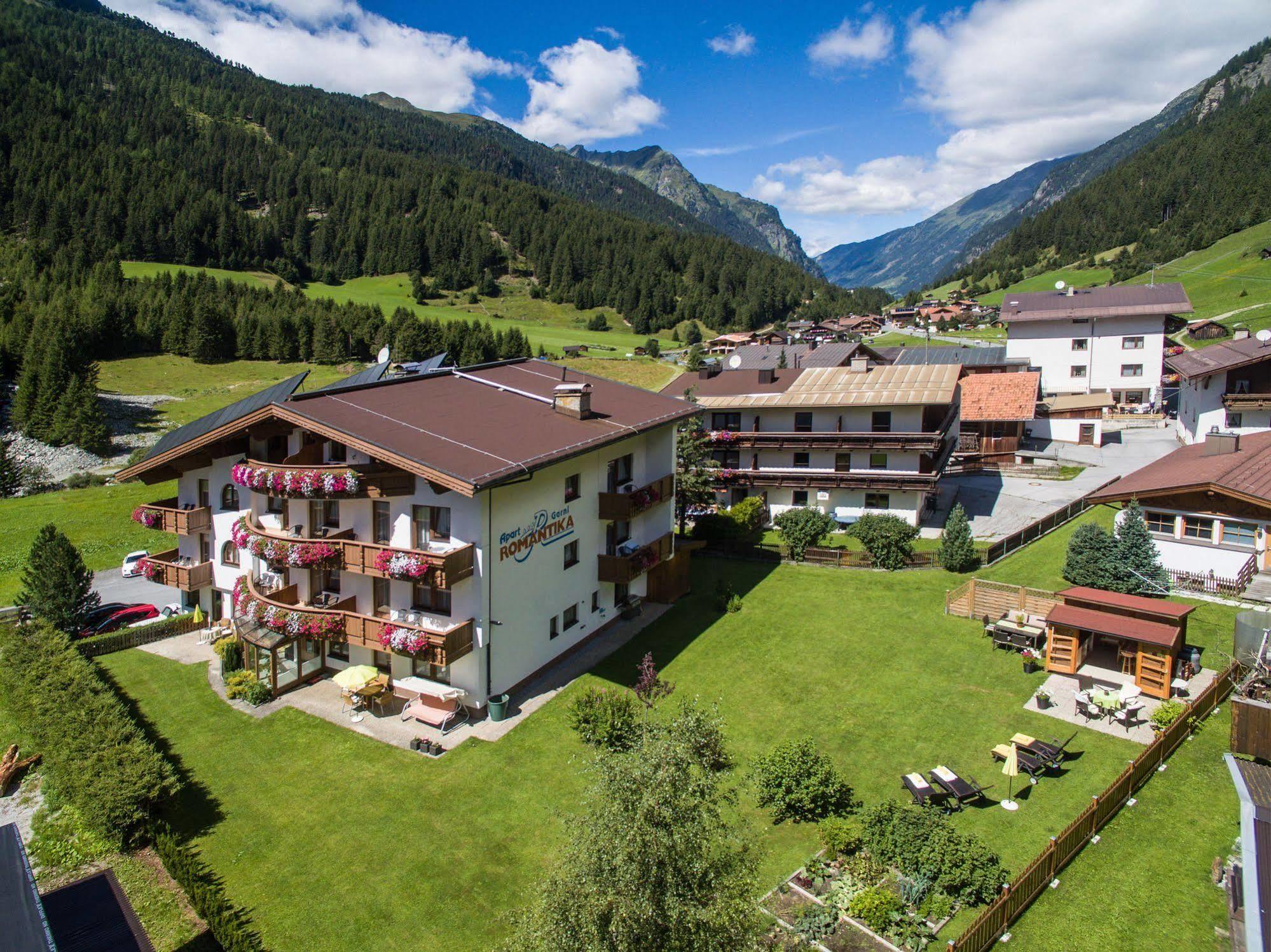 Hotel Garni Romantika Sankt Leonhard im Pitztal Dış mekan fotoğraf