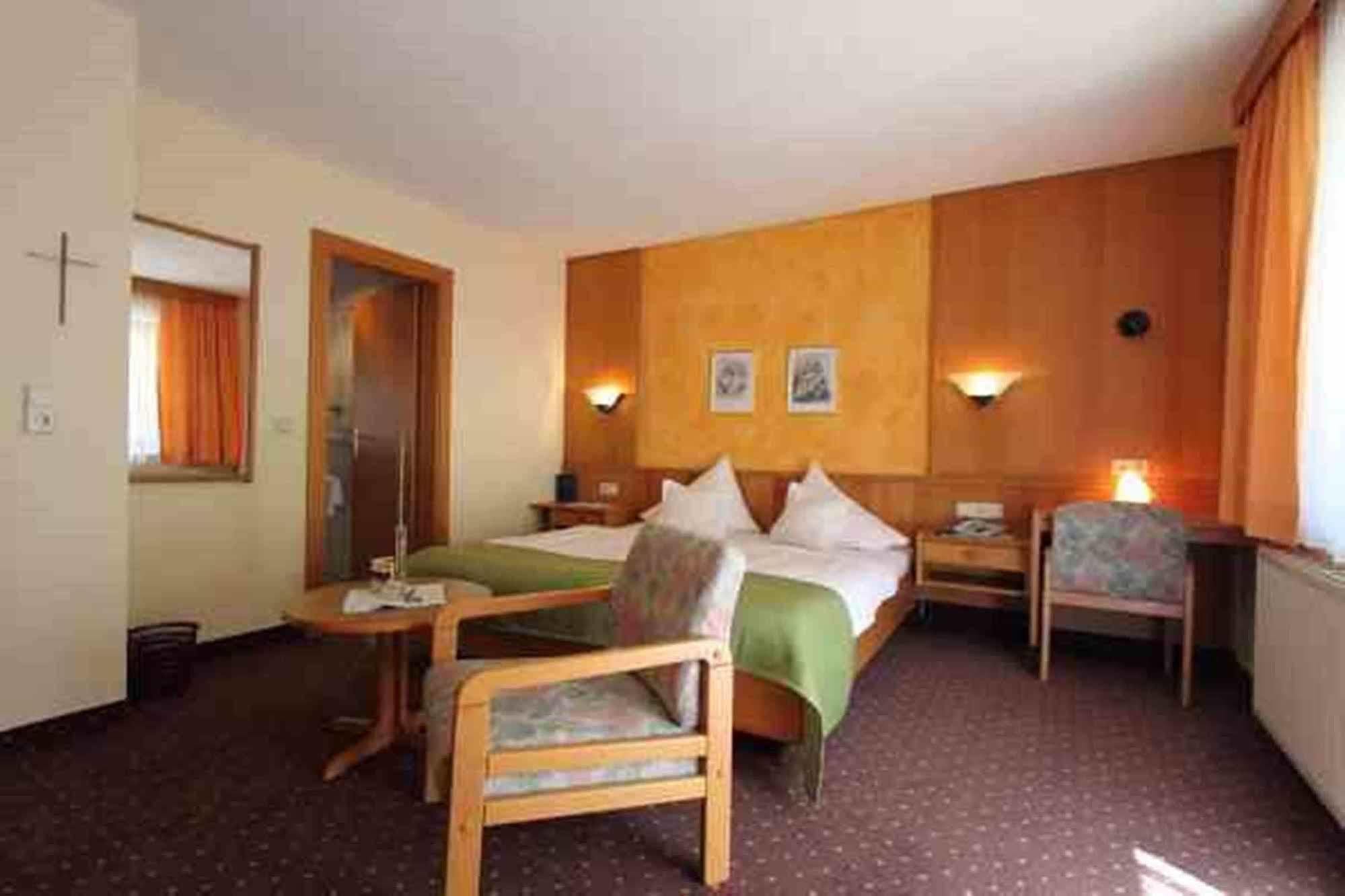 Hotel Garni Romantika Sankt Leonhard im Pitztal Dış mekan fotoğraf